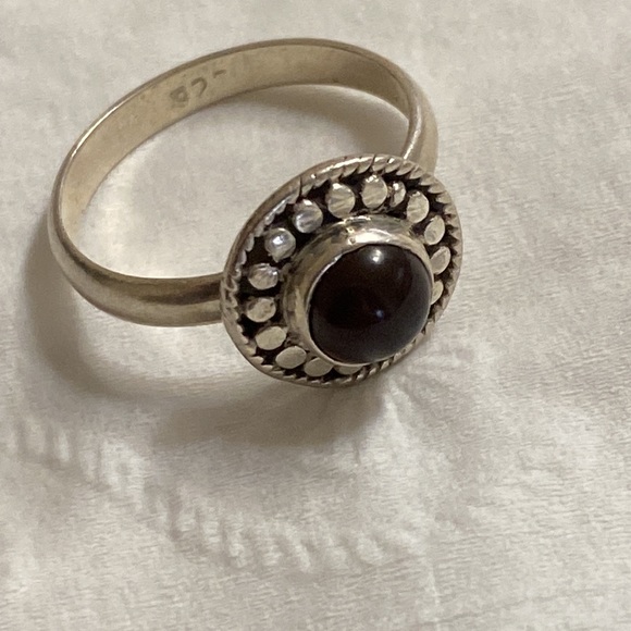 Onyx Sterling Silver ring size 6 - Picture 4 of 4